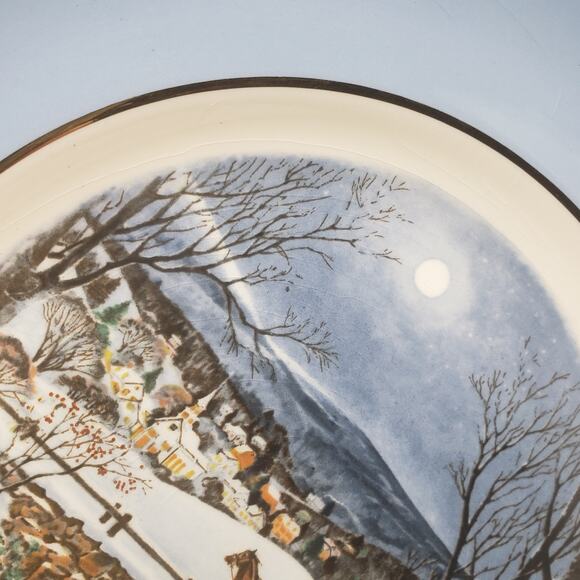 Avon 1979 Gold Dashing Through The Snow Christmas Holiday Plate Enoch Wedgwood - Picture 8 of 8